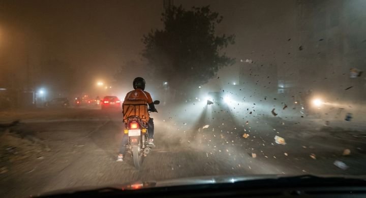 Massive dust storm & winds slam surat