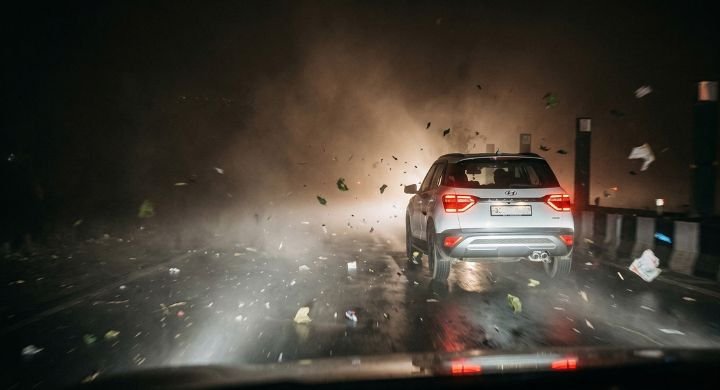 Massive dust storm & winds slam surat