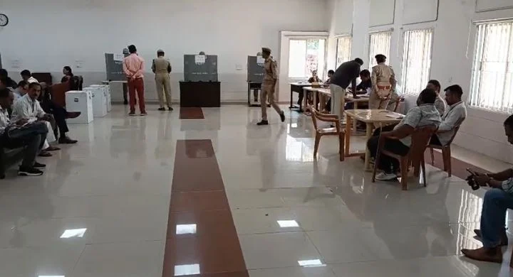 Vadodara municipal election 2026 staff voting at pratapnagar police headquarters