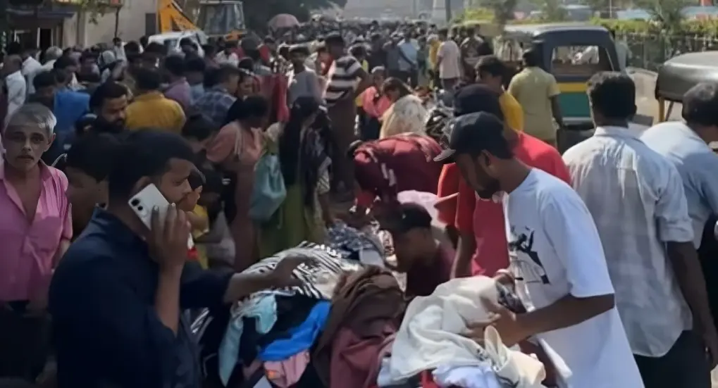 Surat sunday market traffic