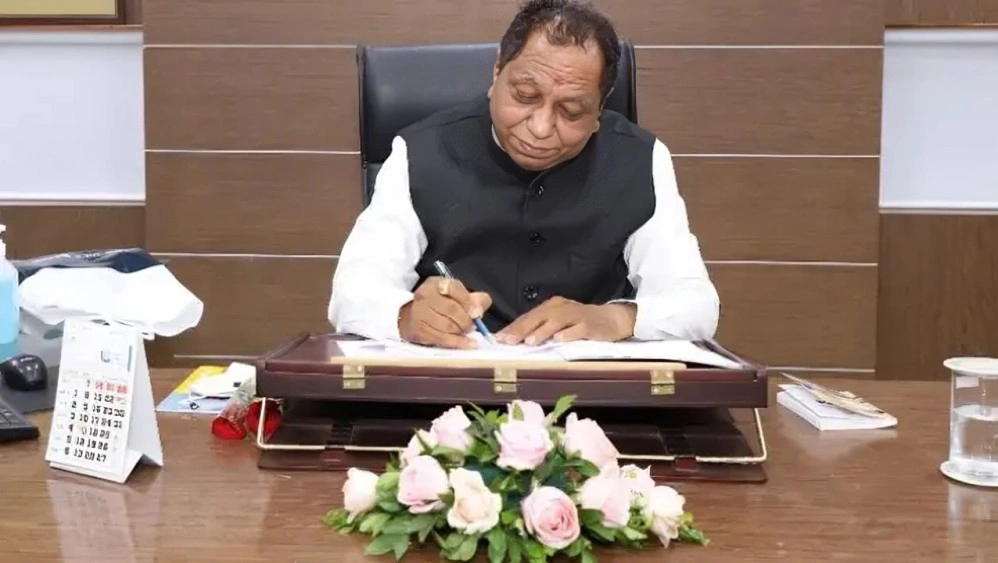 Hitesh Barot Elected As Ahmedabad New Mayor After Amc Polls Hitesh barot elected as ahmedabad new mayor