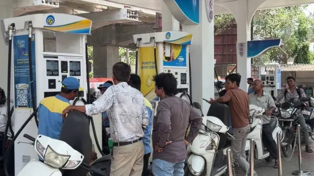 No Fuel Rationing In India: Bulk Buyers Trigger Long Queues Fuel rationing