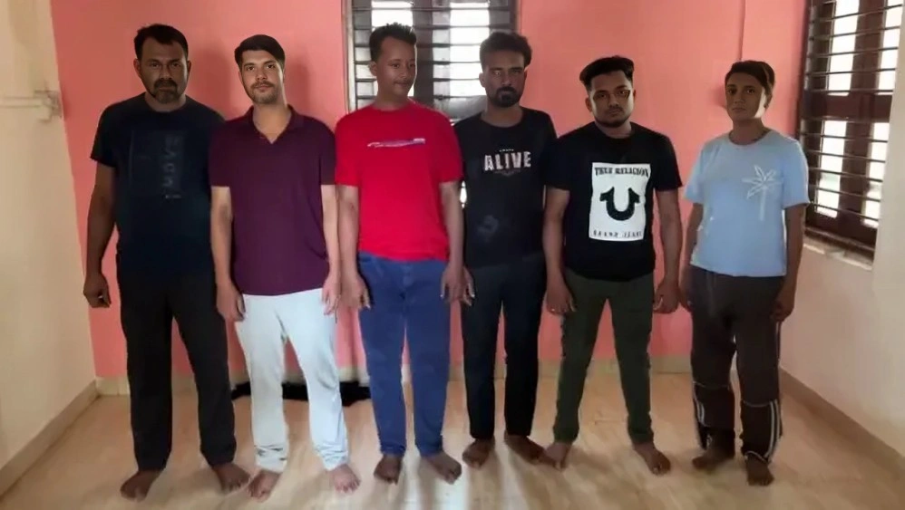 Valsad Sog Arrests Six Bangladeshi Nationals In District-Wide Search Operation Valsad sog arrests six bangladeshi nationals