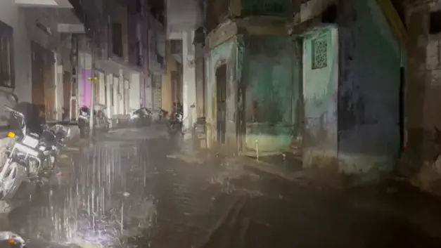 Vadodara Rains Bring Relief From Heatwave, Strong Winds Hit City Vadodara rain 2026