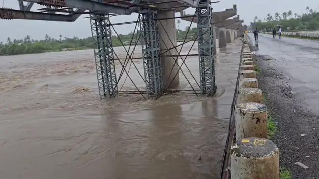 Valsad Flood Update: Auranga River Swells, Kailash Road Bridge Closed Valsad flood update 2026