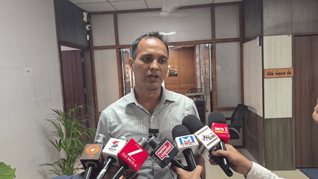 Valsad Collector Orders Probe After Unauthorized Use Of Government Login Id Detected During Surprise Inspection Valsad collector