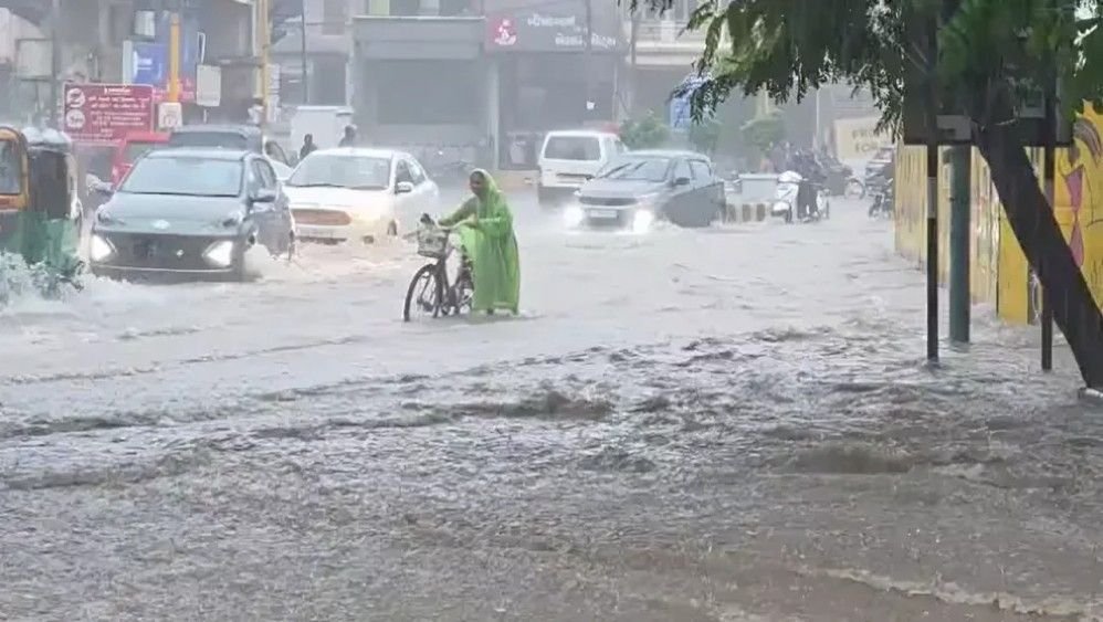 Ahmedabad Rainfall: Vatva Records 5.63 Inches As Heavy Rain Floods Several Areas Ahmedabad rainfall: vatva records 5. 63 inches as heavy rain floods several areas